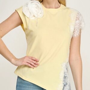 ✨ Blusa Elegancia con Encaje y Flor